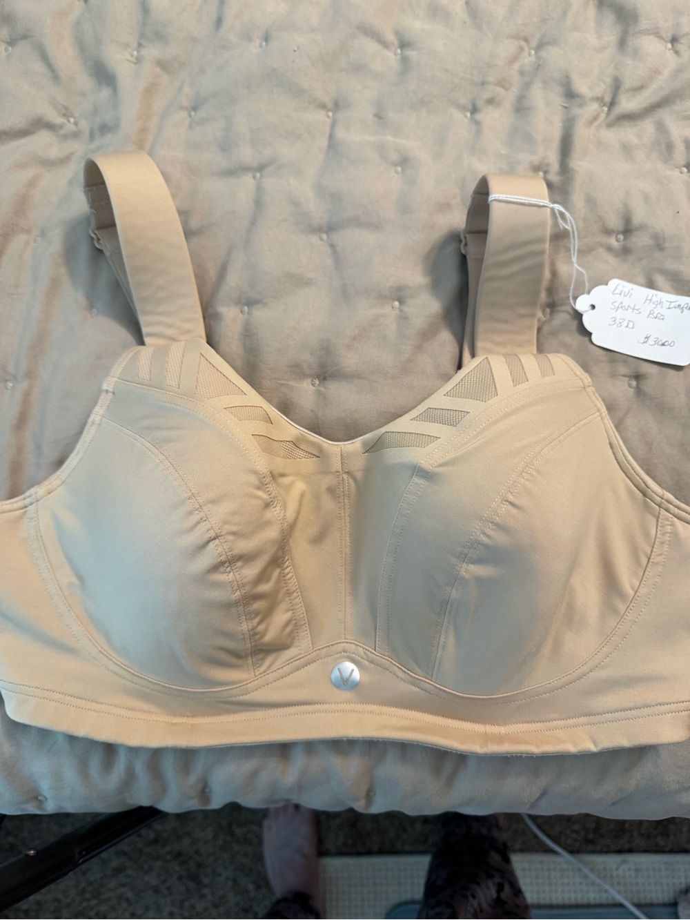 Livi maximum support underwireFull-Coverage Beige Bra.
